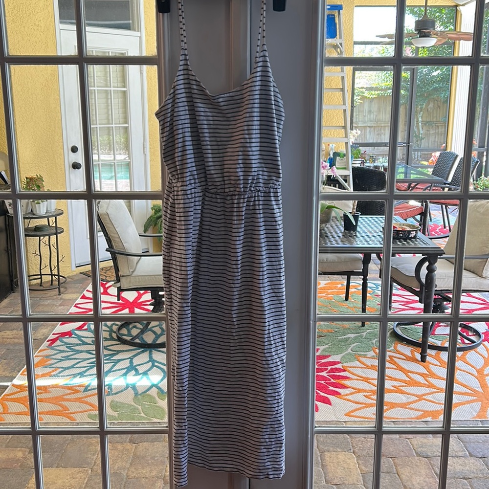 8055 old navy women’s dress size M
